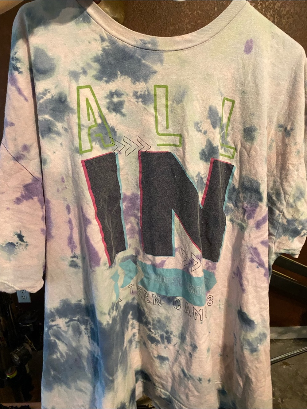2 tidye shirts